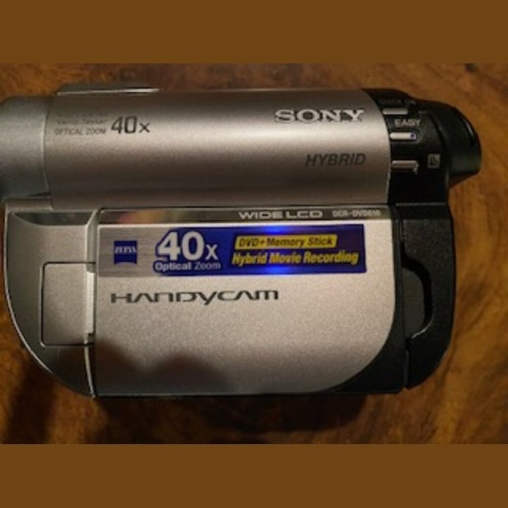 Sony DCR-DVD610 Handycam 40X Zoom Hybrid DVD Camcorder Camera